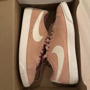 Nike Blazer Low Pink